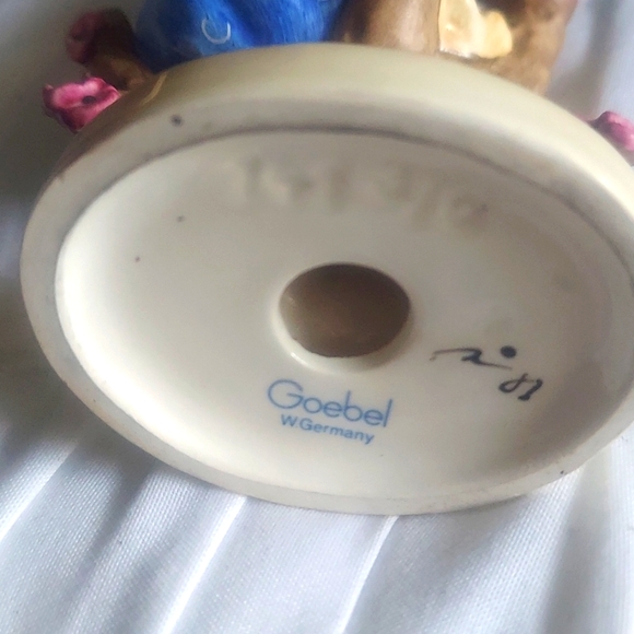 M.J. HUMMEL Goebel Apple Tree Girl Vintage - Picture 3 of 10